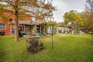 435 Arbor Lawn Dr, Burleson, TX 76028 - Photo 37