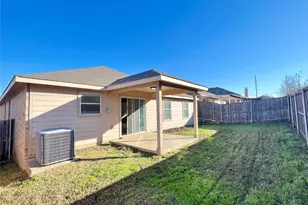 912 Bee Creek Ln, Fort Worth, TX 76120 - Photo 15