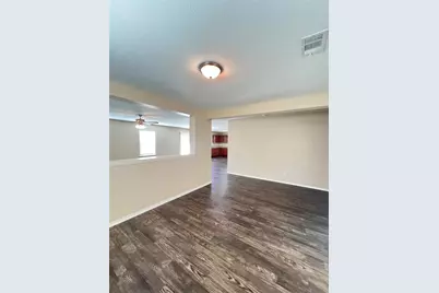 912 Bee Creek Lane, Fort Worth, TX 76120 - Photo 3