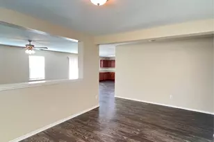 912 Bee Creek Ln, Fort Worth, TX 76120 - Photo 3