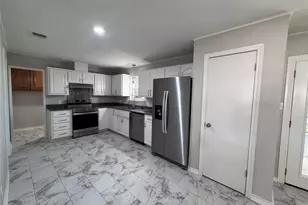 900 NW 11th St, Mineral Wells, TX 76067 - Photo 9