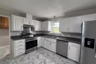 900 NW 11th St, Mineral Wells, TX 76067 - Photo 11