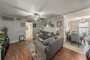 623 Ridgeline Dr, Hurst, TX 76053 - Photo 5