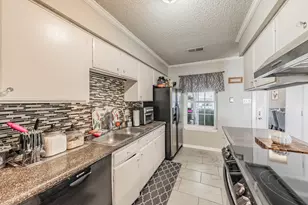 623 Ridgeline Dr, Hurst, TX 76053 - Photo 13