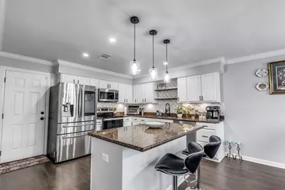 605 S Remington Drive, Angleton, TX 77515 - Photo 9