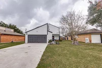 605 S Remington Drive, Angleton, TX 77515 - Photo 1