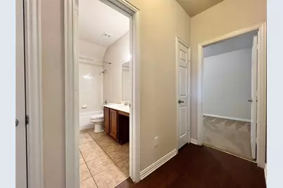 5423 Childress Drive, Grand Prairie, TX 75052 - Photo 11