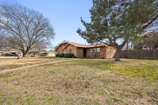 2736 Chebi Ln, Denton, TX 76209 - Photo 3