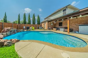 5048 Golden Eagle Dr, Grand Prairie, TX 75052 - Photo 3