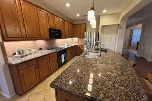 5048 Golden Eagle Dr, Grand Prairie, TX 75052 - Photo 9