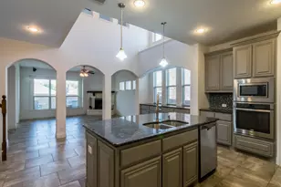 928 Freesia Dr, Little Elm, TX 75068 - Photo 5