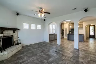 928 Freesia Dr, Little Elm, TX 75068 - Photo 11