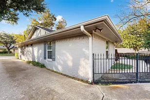 2620 Pearson Dr, Dallas, TX 75214 - Photo 13