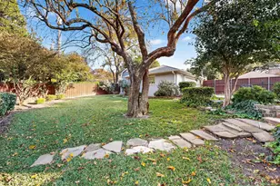 2620 Pearson Dr, Dallas, TX 75214 - Photo 15