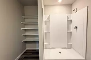 560 Arroyo Dr, Cleburne, TX 76033 - Photo 9