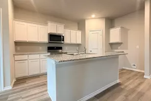 560 Arroyo Dr, Cleburne, TX 76033 - Photo 5