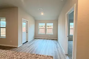 560 Arroyo Dr, Cleburne, TX 76033 - Photo 7