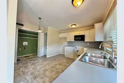 2710 Ashglen Drive, Garland, TX 75043 - Photo 5