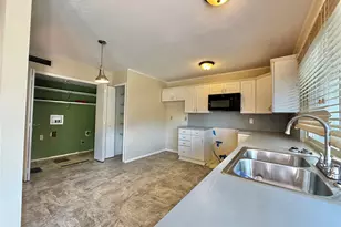 2710 Ashglen Dr, Garland, TX 75043 - Photo 5