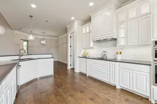 2165 Middlewood Cir, Granbury, TX 76049 - Photo 9