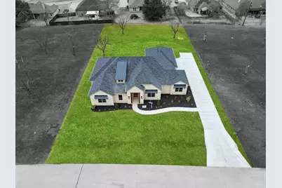 2165 Middlewood Circle, Granbury, TX 76049 - Photo 3