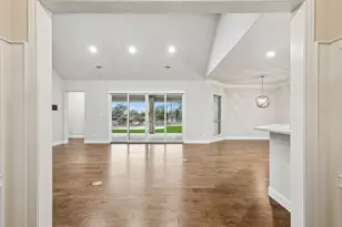 2165 Middlewood Cir, Granbury, TX 76049 - Photo 5