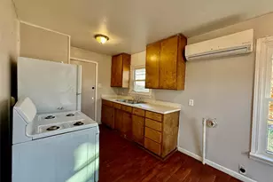 815 SE 18th St, Mineral Wells, TX 76067 - Photo 9