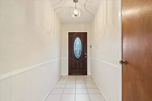 425 Lindenwood Ln W, Hewitt, TX 76643 - Photo 5