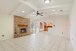 425 Lindenwood Ln W, Hewitt, TX 76643 - Photo 9