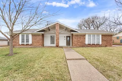 425 Lindenwood Lane W, Hewitt, TX 76643 - Photo 3