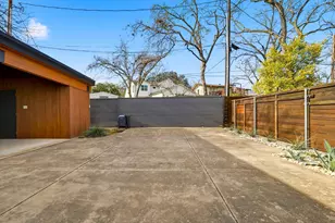 9211 E Lake Highlands Dr, Dallas, TX 75218 - Photo 33