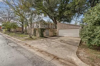 2410 Halloran Street, Fort Worth, TX 76107 - Photo 3