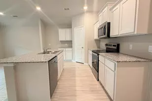 541 Marsh St, Cleburne, TX 76033 - Photo 3