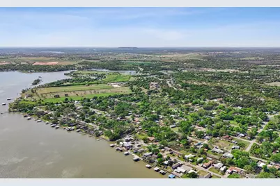 3719 Hedge Row Street, Granbury, TX 76048 - Photo 3