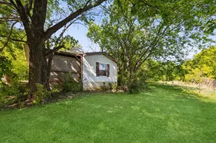3719 Hedge Row St, Granbury, TX 76048 - Photo 31