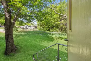 3719 Hedge Row St, Granbury, TX 76048 - Photo 33