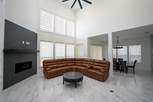 10904 Hollydale Rd, Frisco, TX 75035 - Photo 9