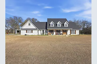 104 Fossil Court, Springtown, TX 76082 - Photo 1