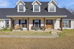 104 Fossil Ct, Springtown, TX 76082 - Photo 3