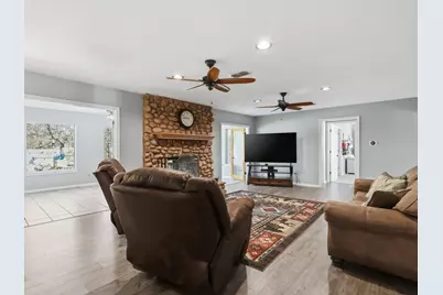 104 Fossil Court, Springtown, TX 76082 - Photo 15