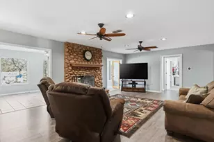 104 Fossil Ct, Springtown, TX 76082 - Photo 15