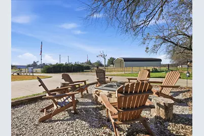 104 Fossil Court, Springtown, TX 76082 - Photo 35