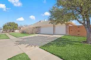 7700 Chandler Ct, North Richland Hills, TX 76182 - Photo 13