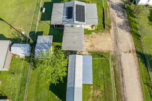 183 Grand Prairie Dr, Whitney, TX 76692 - Photo 5