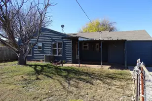 1921 Ave O, Anson, TX 79501 - Photo 21