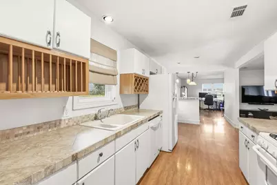 404 E Huitt Lane, Euless, TX 76040 - Photo 15