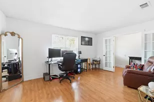 404 E Huitt Ln, Euless, TX 76040 - Photo 5