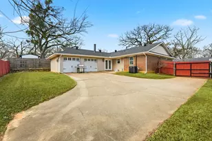 404 E Huitt Ln, Euless, TX 76040 - Photo 35