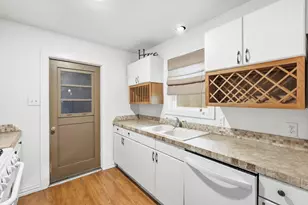 404 E Huitt Ln, Euless, TX 76040 - Photo 11