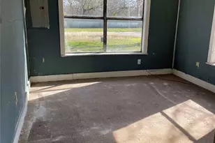 110 E Angeline St, Groesbeck, TX 76642 - Photo 9